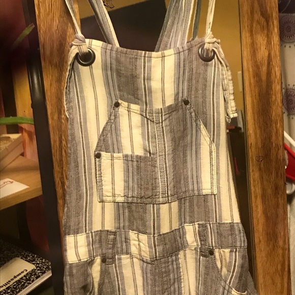 Adorable shortalls FP - Picture 3 of 8